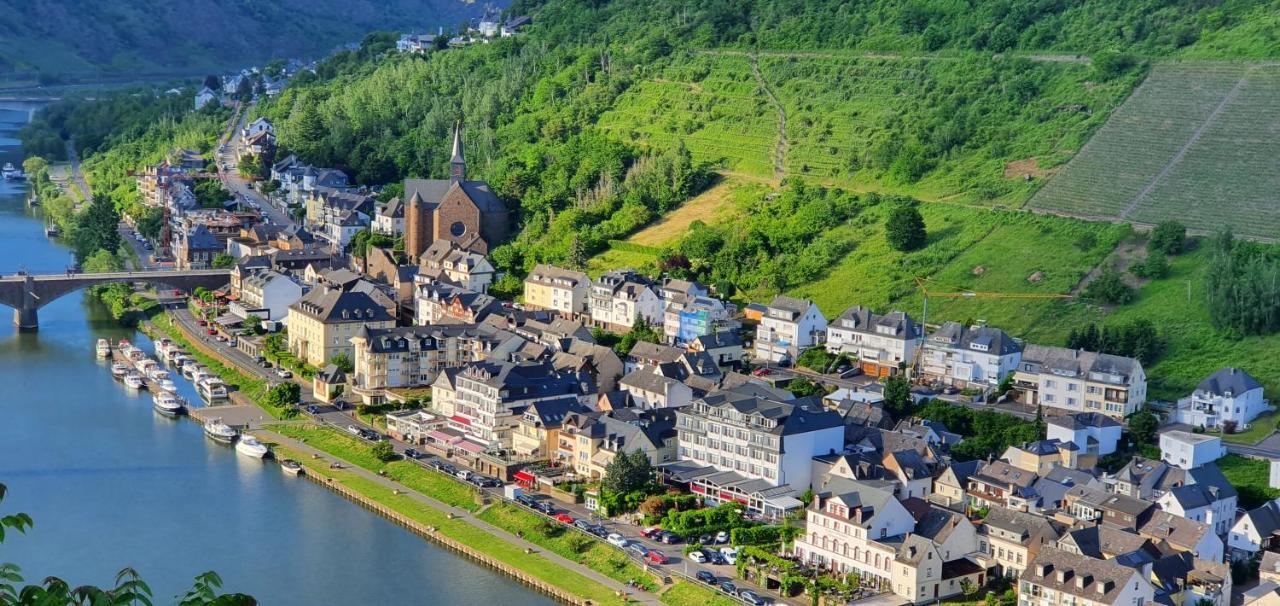 Pension Regina/Gräfenhaus Cochem Exterior foto