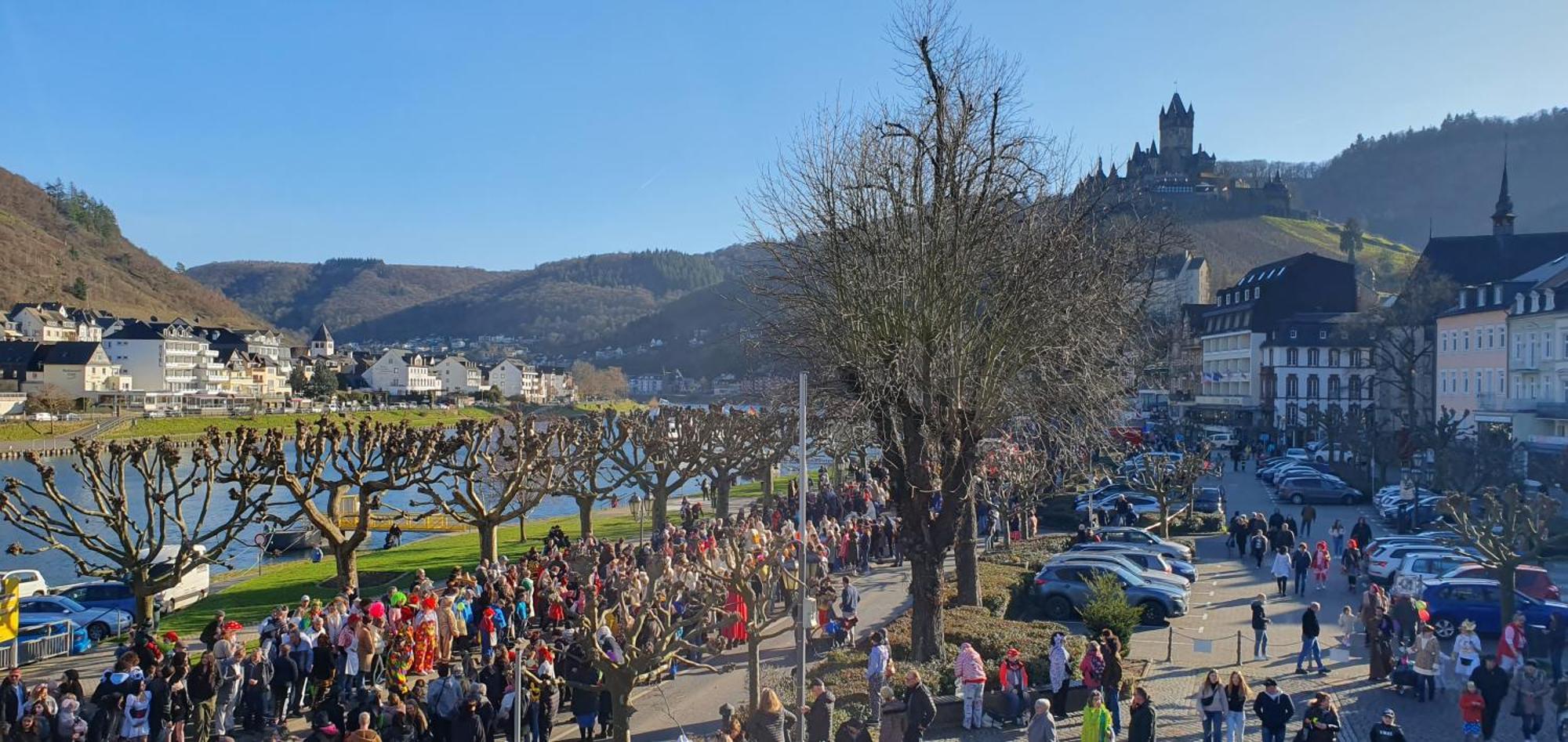 Pension Regina/Gräfenhaus Cochem Exterior foto