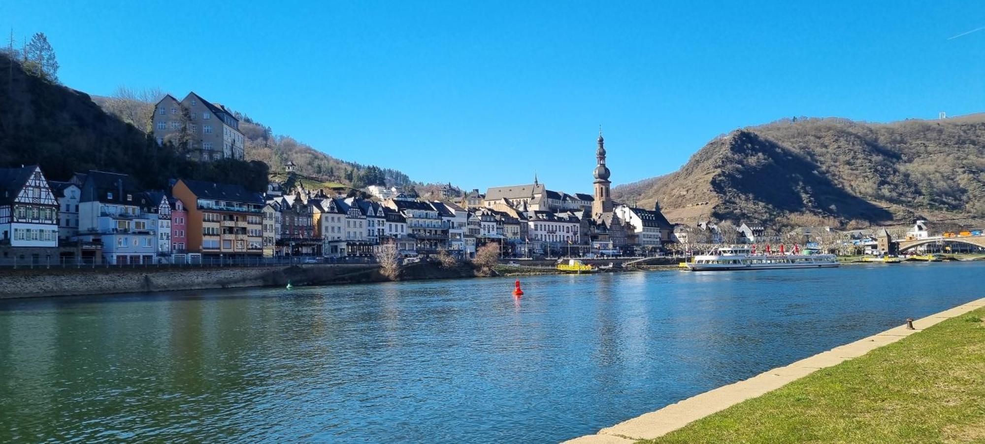 Pension Regina/Gräfenhaus Cochem Exterior foto